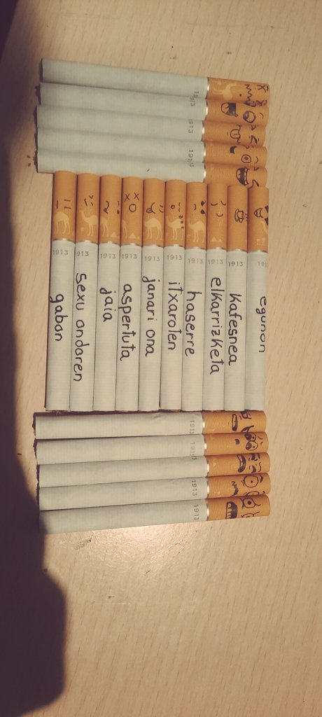 Pagal_11's tweet photo. Hoy me he encontrado un cajetin de tabaco, y como no me lo voy a fumar pues lo he dado un toque para quien lo quiera🚬 https://t.co/fTDUSROQME