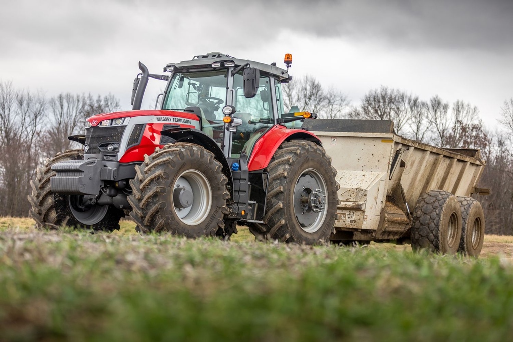 LeBulletin_com's tweet image. Massey Ferguson présente les nouveaux tracteurs 7S!
lebulletin.com/machinerie/nou…

#agco #masseyferguson #datatronic #machinerie #agricole #tracteur #agriculture