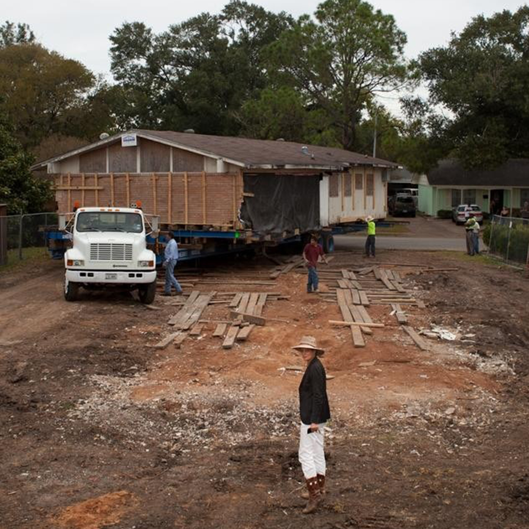 lab4suburbia's tweet photo. We’re thrilled to have Mary Ellen Carroll participating in Sprawl Session 3: House as Crisis.⁣ Mary Ellen Carroll is a conceptual artist/activist whose work occupies the disciplines of architecture/design, policy, writing, performance and technology. RSVP below! https://t.co/fhoAPCe5CK