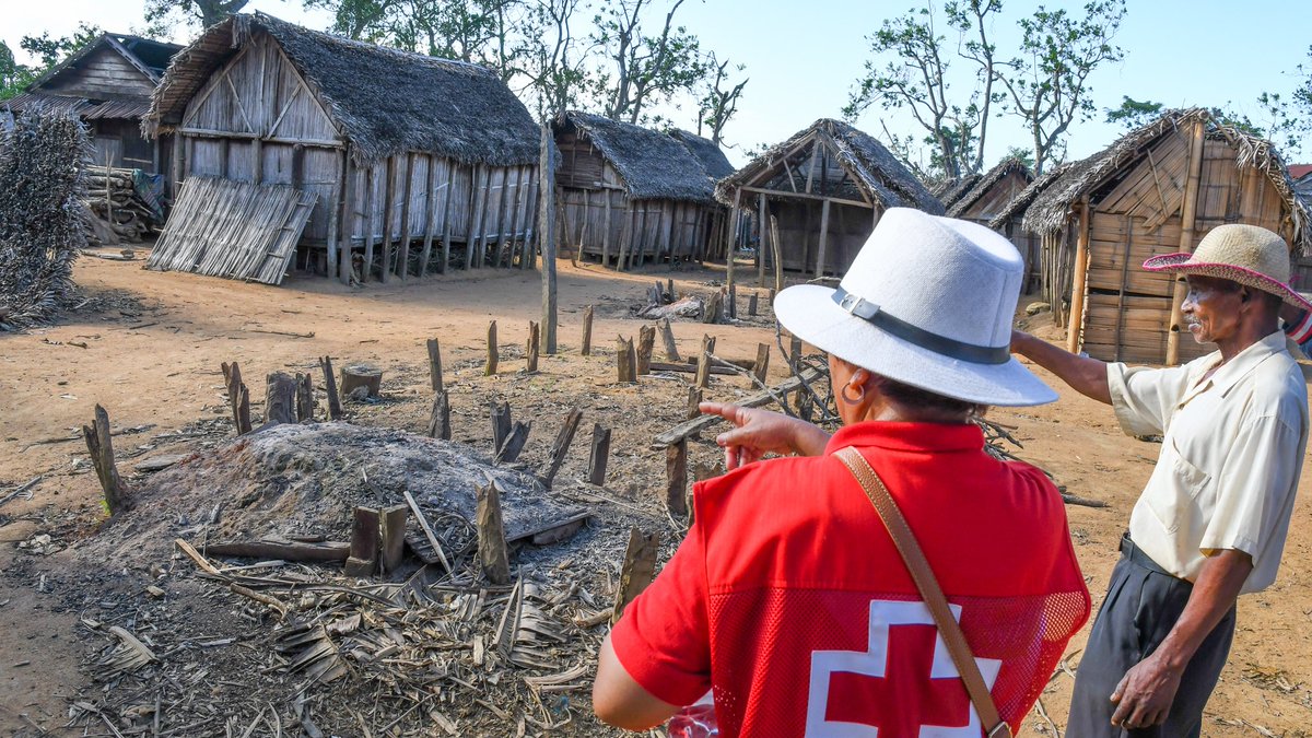 Davidwillashley's tweet photo. Glad to join @IFRCAfrica &amp; @MadaRedCross in their aid distribution in Vohipeno on Sunday. Impressive to see their commitment &amp; resourcefulness in ensuring support, including from @FCDOGovUK 🇬🇧, gets to hard-to-reach communities hit by the recent cyclones in eastern #Madagascar. https://t.co/tjTEqDTQx8