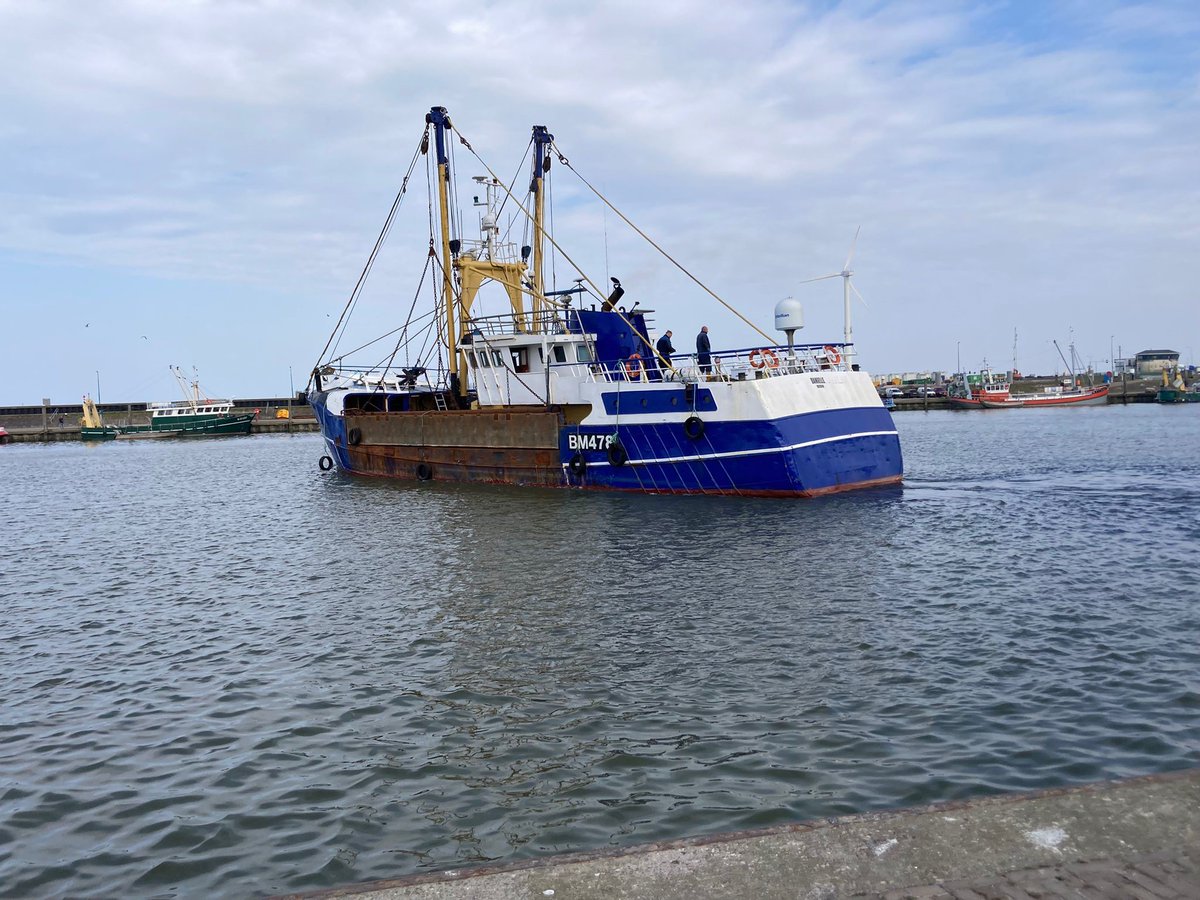 LuytGroep's tweet photo. Dinsdagavondvertrek van 🇬🇧#scalloper 'Danielle' BM-478 uit de haven van #DenOever na reparatiewerk
@LuytGroep:
✔️rvs kimkoeling aangelegd voor beide generatoren
✔️rvs lenssysteem inclusief rvs lensstraat van eigen fabricaat
✔️herstel huidschade machinekamer
✔️'knippen & scheren' https://t.co/mDoicHVpyn