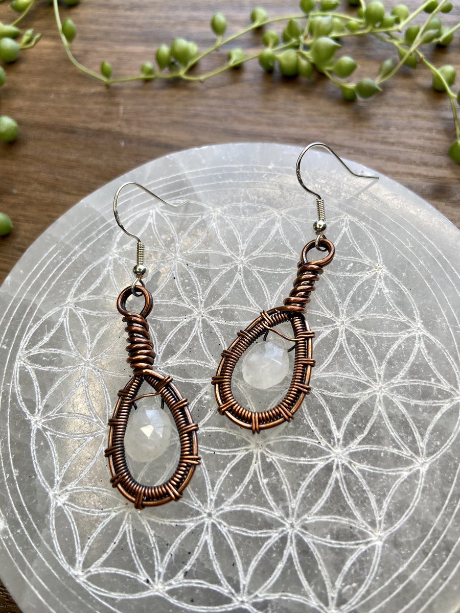🌙Moon Drop Earrings🌙