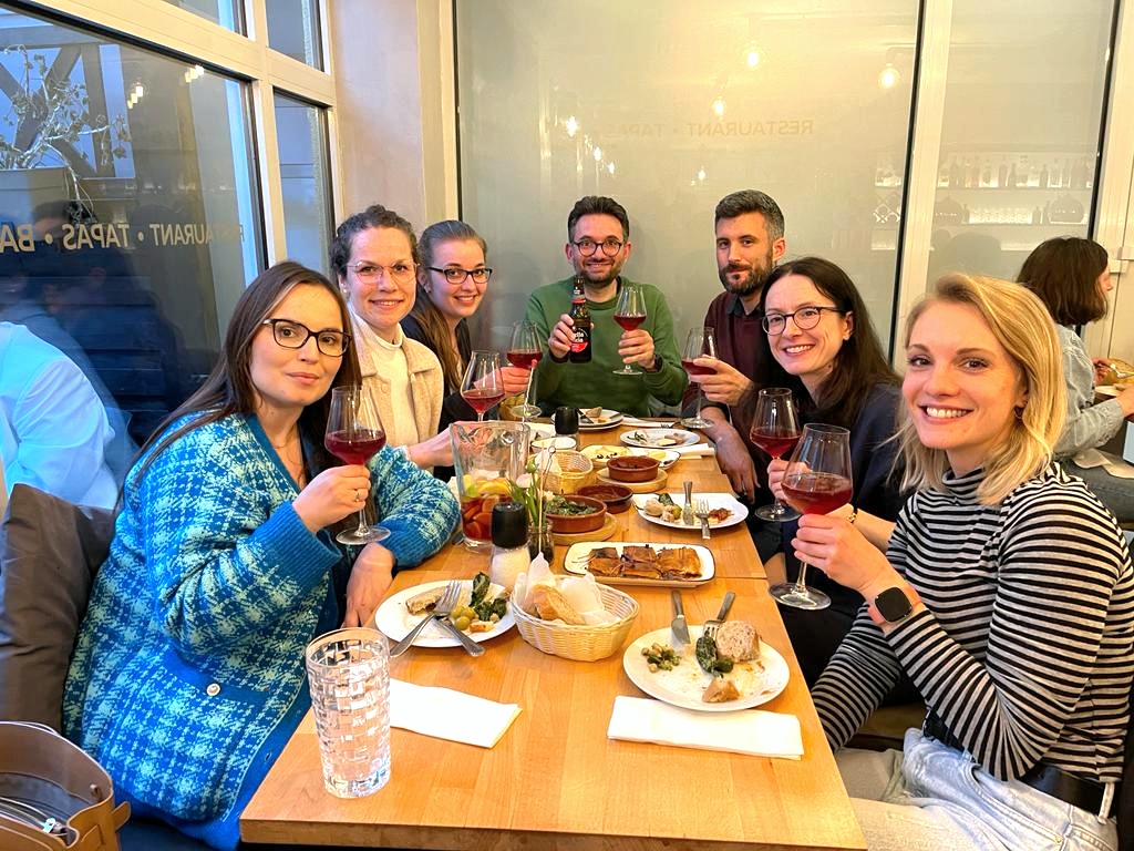 Very funny 🐼 and delicious Tapas-Tuesday with (almost whole) lab group 🌮🦐🦑🍷🍽️