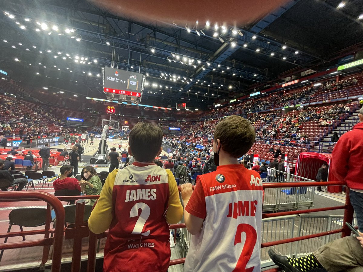 alessiov75's tweet photo. @TheNatural_05 this evening , great mike https://t.co/xdAmIlRIKU