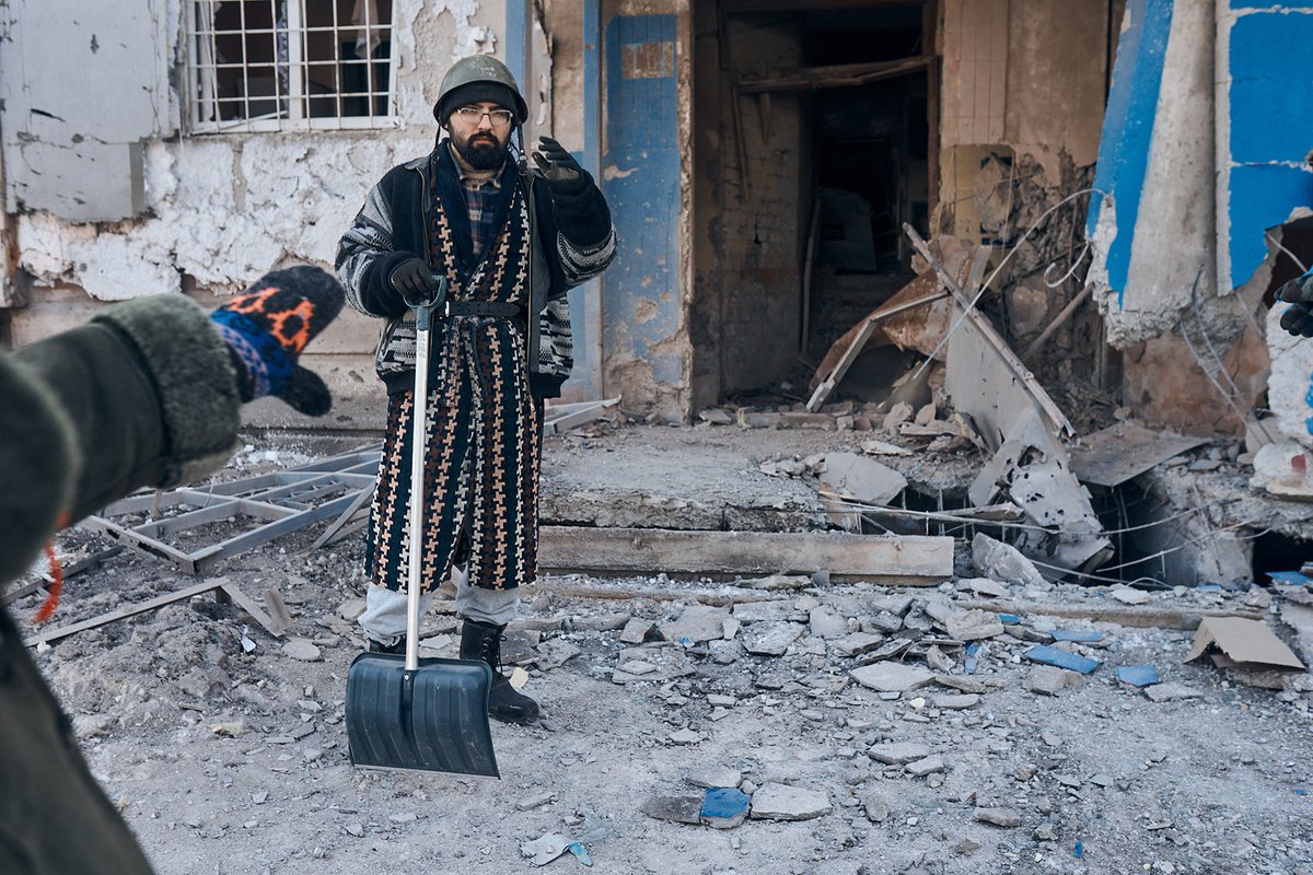 mattia_n's tweet photo. “Tell us why they burned our city." Kharkiv under fire - two wedding photographers Konstantin and Vlada Liberova originally from Odessa document the destruction in Kharkiv. Impressive photo report accompanied by Serhiy Zhadan’s poems 👇
https://t.co/7lESeBo2xu https://t.co/Y4bexZuWEk