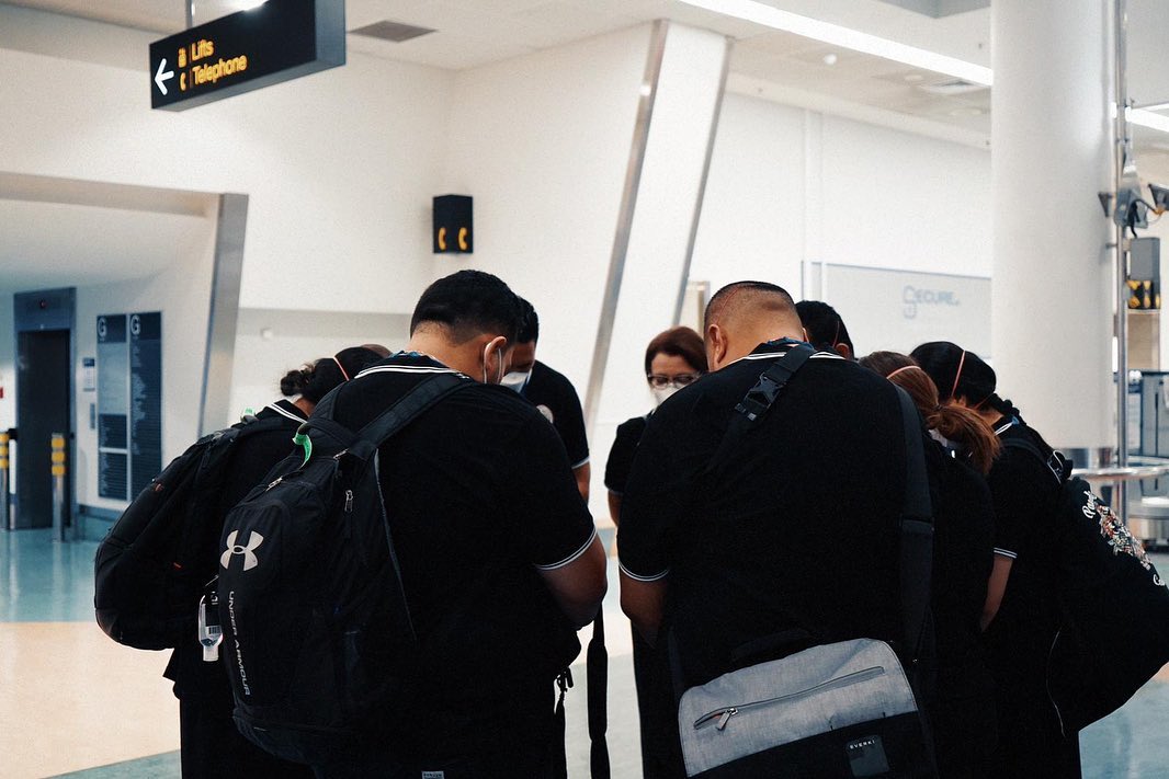 MedicalPasifika's tweet image. Our #PACMAT team this morning getting ready to travel to Tonga 🇹🇴 Our CEO, Debbie Sorensen, was there to give final words before they depart. 

They will be providing psycho-social support to Tongan communities for the next 5 weeks 🙏🏽