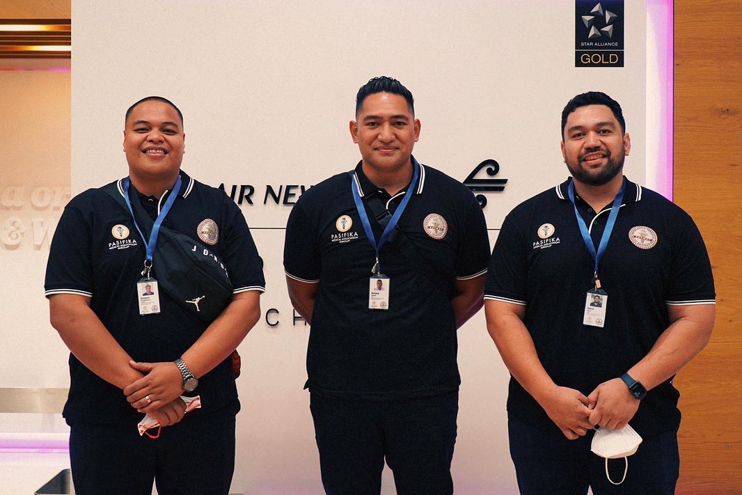 MedicalPasifika's tweet image. Our #PACMAT team this morning getting ready to travel to Tonga 🇹🇴 Our CEO, Debbie Sorensen, was there to give final words before they depart. 

They will be providing psycho-social support to Tongan communities for the next 5 weeks 🙏🏽