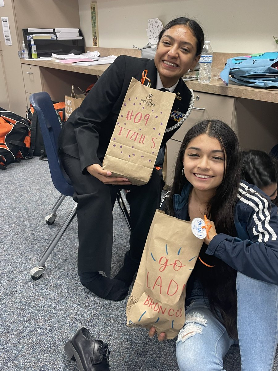 bushstuco's tweet photo. Today we showed our great support and appreciation for our Girls and Boys Soccer Teams!!! We hope you guys enjoyed your goodies! ⚽️🤍 https://t.co/aWjJxJmQSw