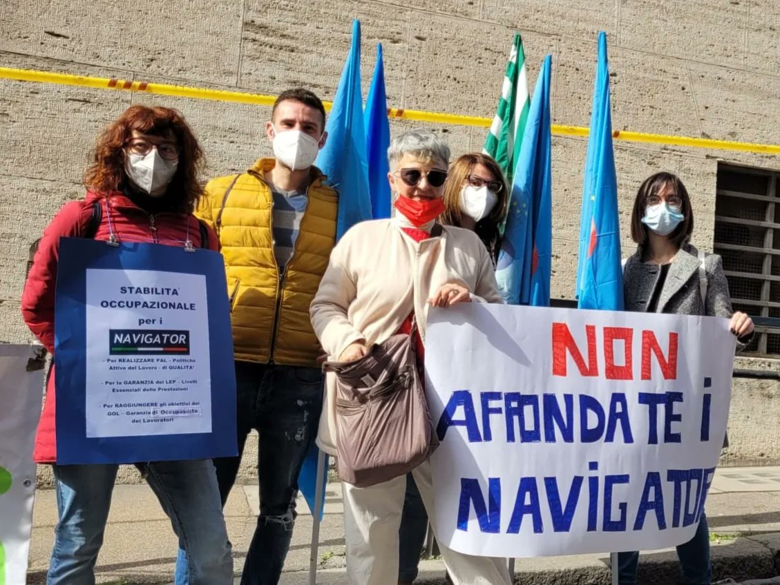 uiltemplazio's tweet photo. La mobilitazione nazionale dei #navigator di questa mattina ha aperto ad uno spiraglio importante: il Ministro @AndreaOrlandosp si è impegnato a https://t.co/XhYI4bOerb
#uiltemp #uiltemplazio #sindacato #mef #stopprecariato #StopAlPrecariato https://t.co/EStC9siaXK