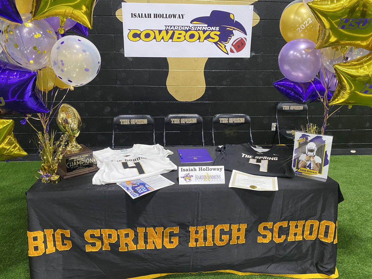 Proud coach moment! Isaiah will be going to HSU to play football and he wants to be a coach! Awesome day in Steer Nation! Great to see all the support for this young man today. #proudcoach #fam <a href="/isaiah400/">Isaiah Holloway</a>