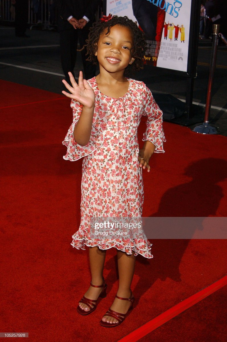 psavannahhh's tweet photo. No cause why was she eating on that carpet like this 😭😭😭 https://t.co/mWZbVE48Yg