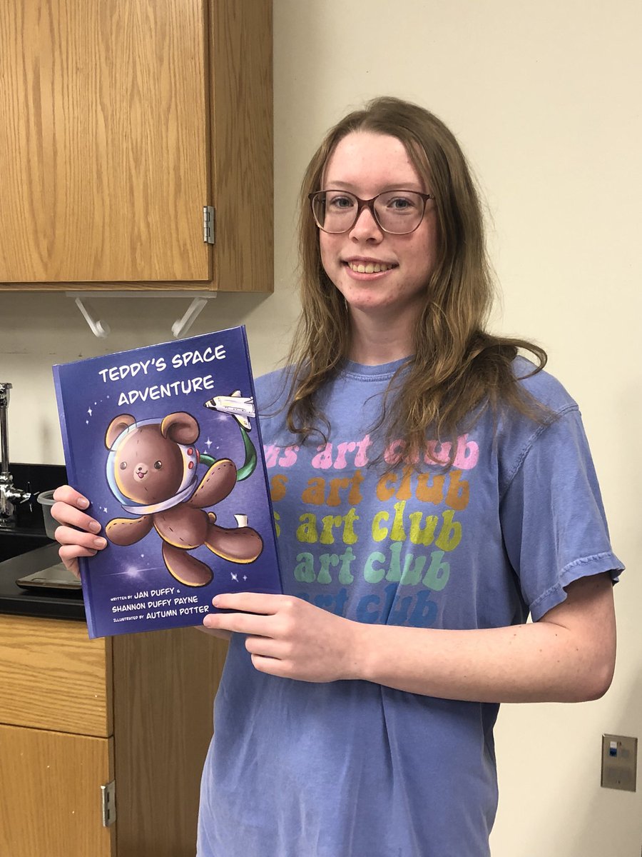 rclarkfhs's tweet photo. So proud of my student Autumn Potter! She illustrated her first children’s book! @friendswoodisd https://t.co/0vD8srJ4Da