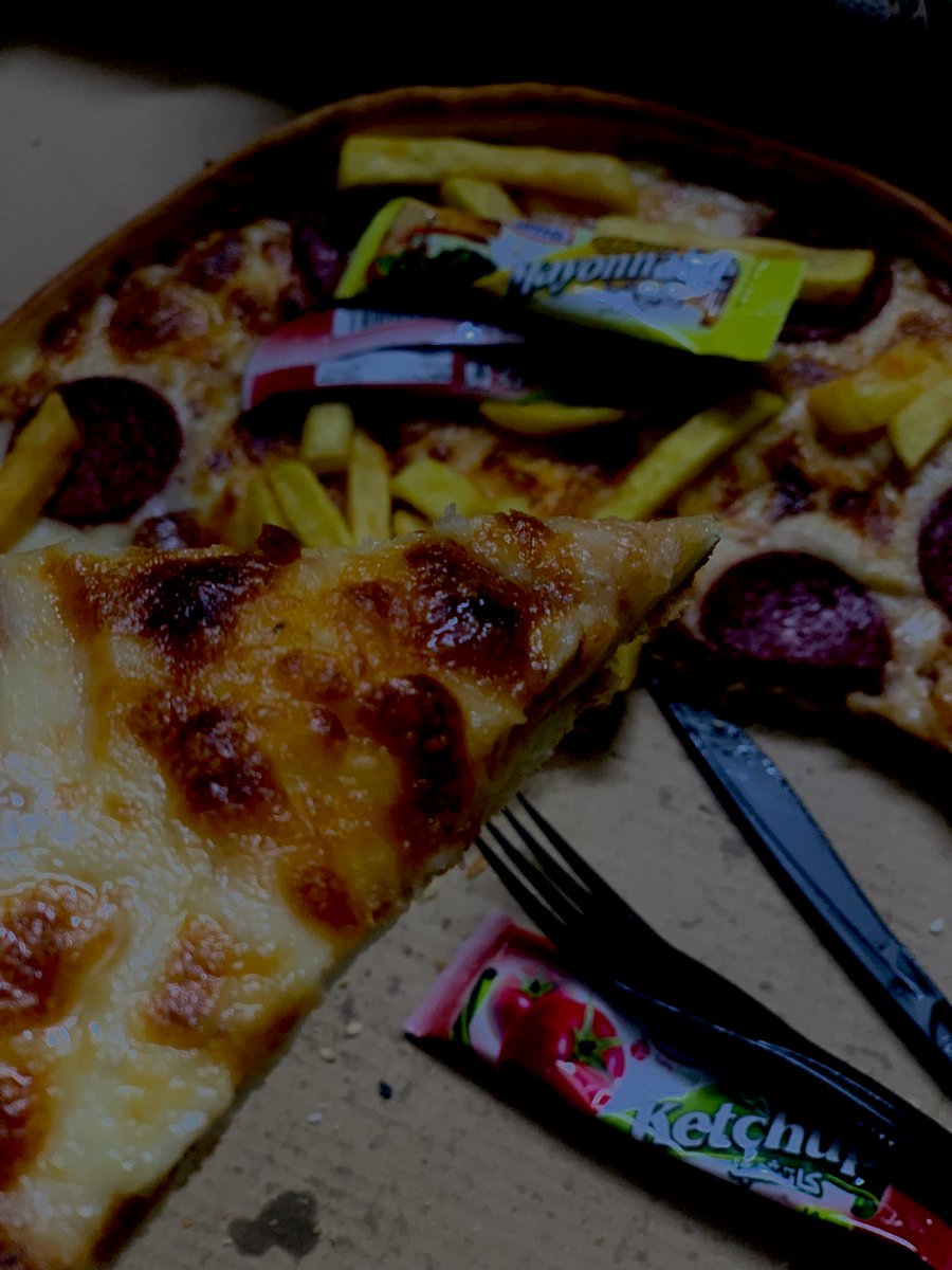 وره يوم كـئيب متـعب اجه الشي اليغير مزاجي ويخلي حلو وينسيني اني راح ارسـب بامتـحان اليوم🌞♥️