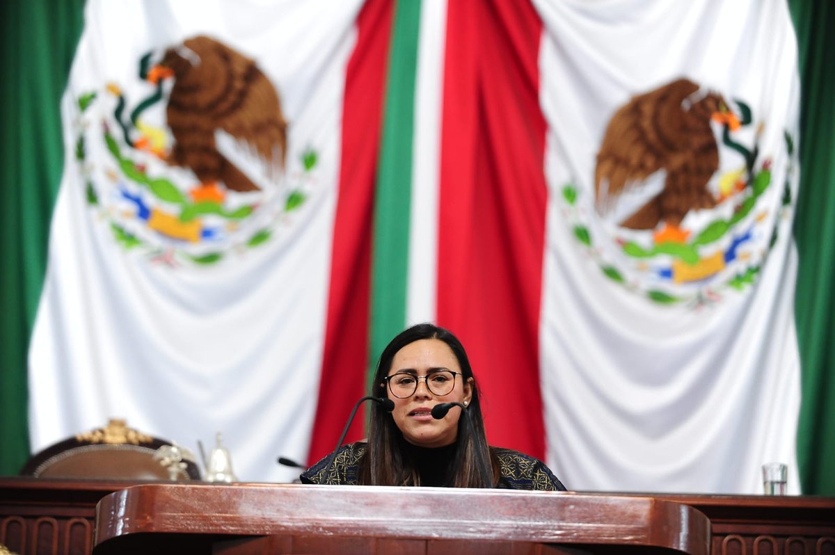 GPMorenaCdMex's tweet photo. ✅ La diputada @PerlaRoblesVaz1 exhortó a la persona titular de la alcaldía en #ÁlvaroObregón a cesar la criminalización de las expresiones de apoyo al proceso de revocación de mandato y a garantizar el pleno ejercicio de los derechos políticos de la ciudadanía 🗳️ https://t.co/AeMvye90q4