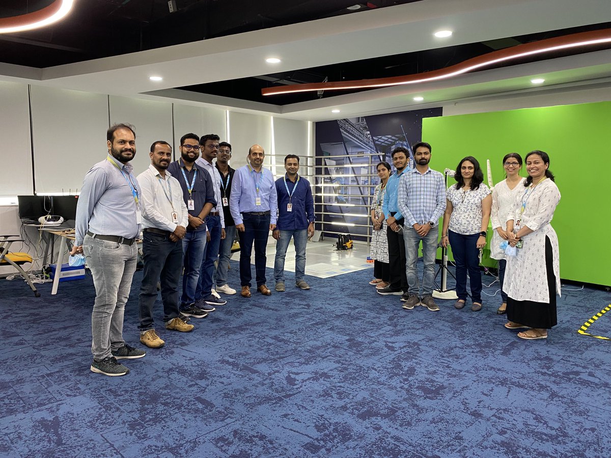 sudhirpai2's tweet photo. With our passionate teams exploring #intelligent industry &amp; #5G use cases for #financialservices ⁦@CapgeminiAIE⁩ ⁦@Bose_Anrb⁩ ⁦@amitkchoudhary⁩ https://t.co/n6B1UbBVnP