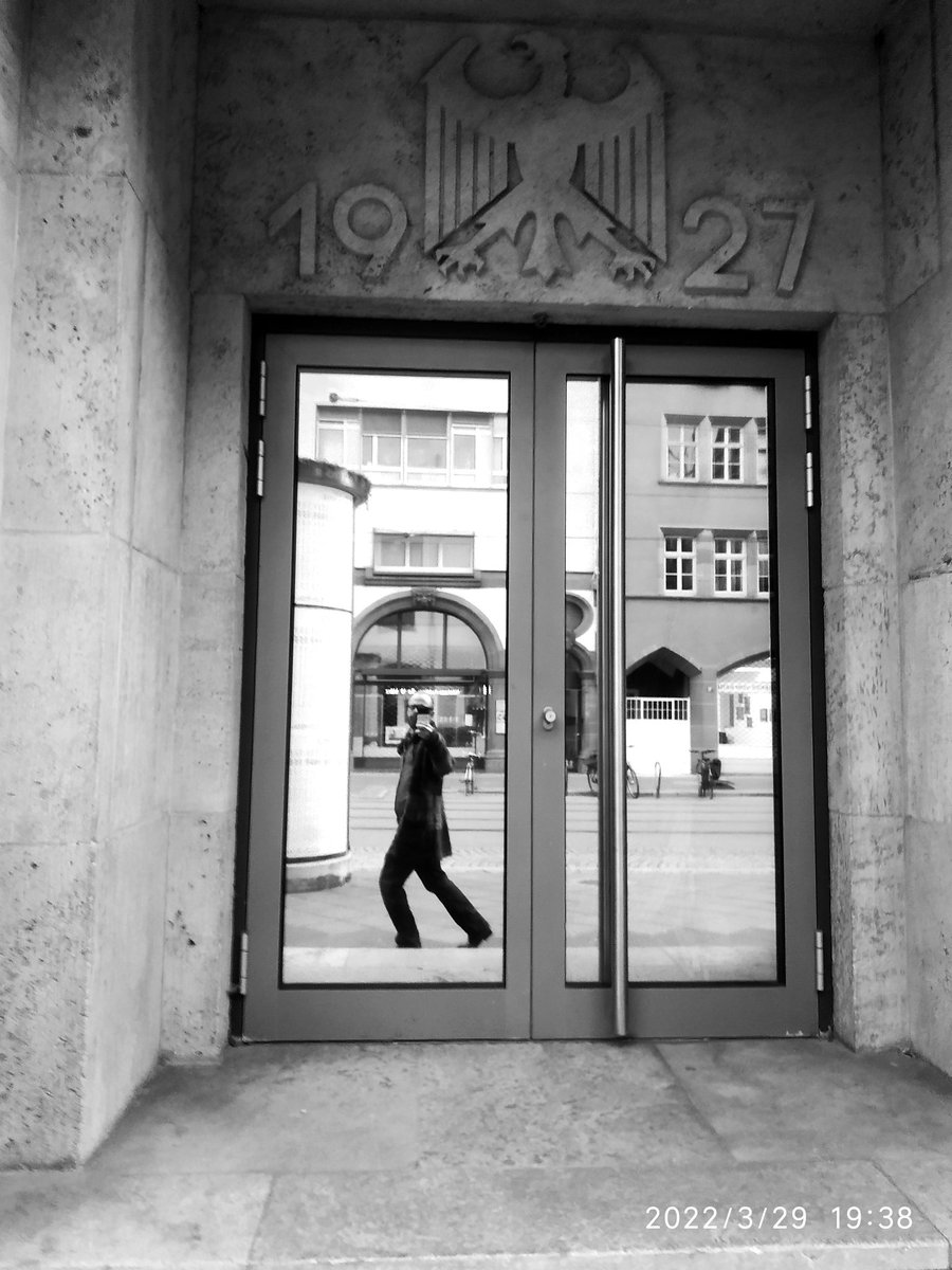vonostend68's tweet photo. frankfurt/"spieglein,
spieglein an der wand,..." https://t.co/gAnpLvedNy