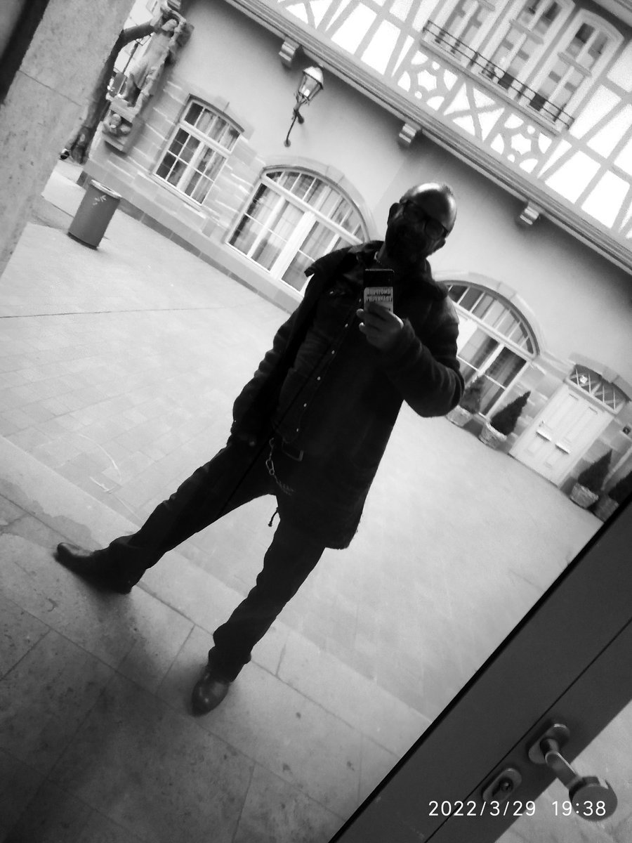 vonostend68's tweet photo. frankfurt/"spieglein,
spieglein an der wand,..." https://t.co/gAnpLvedNy
