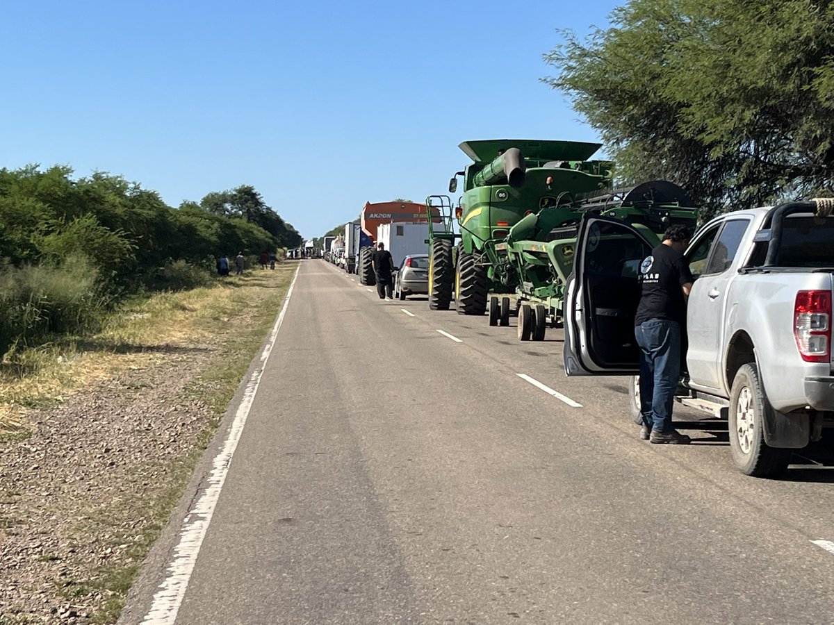 Gracias <a href="/GustavoSaenzOK/">Gustavo Sáenz</a> por no darle ni bola al norte de Salta y <a href="/MdelosRiosOK/">Martín de los Ríos</a>  por ni aparecer en los piquetes que perjudican al campo, seguimos parados esperando que se despierten y nos dejen trabajar.