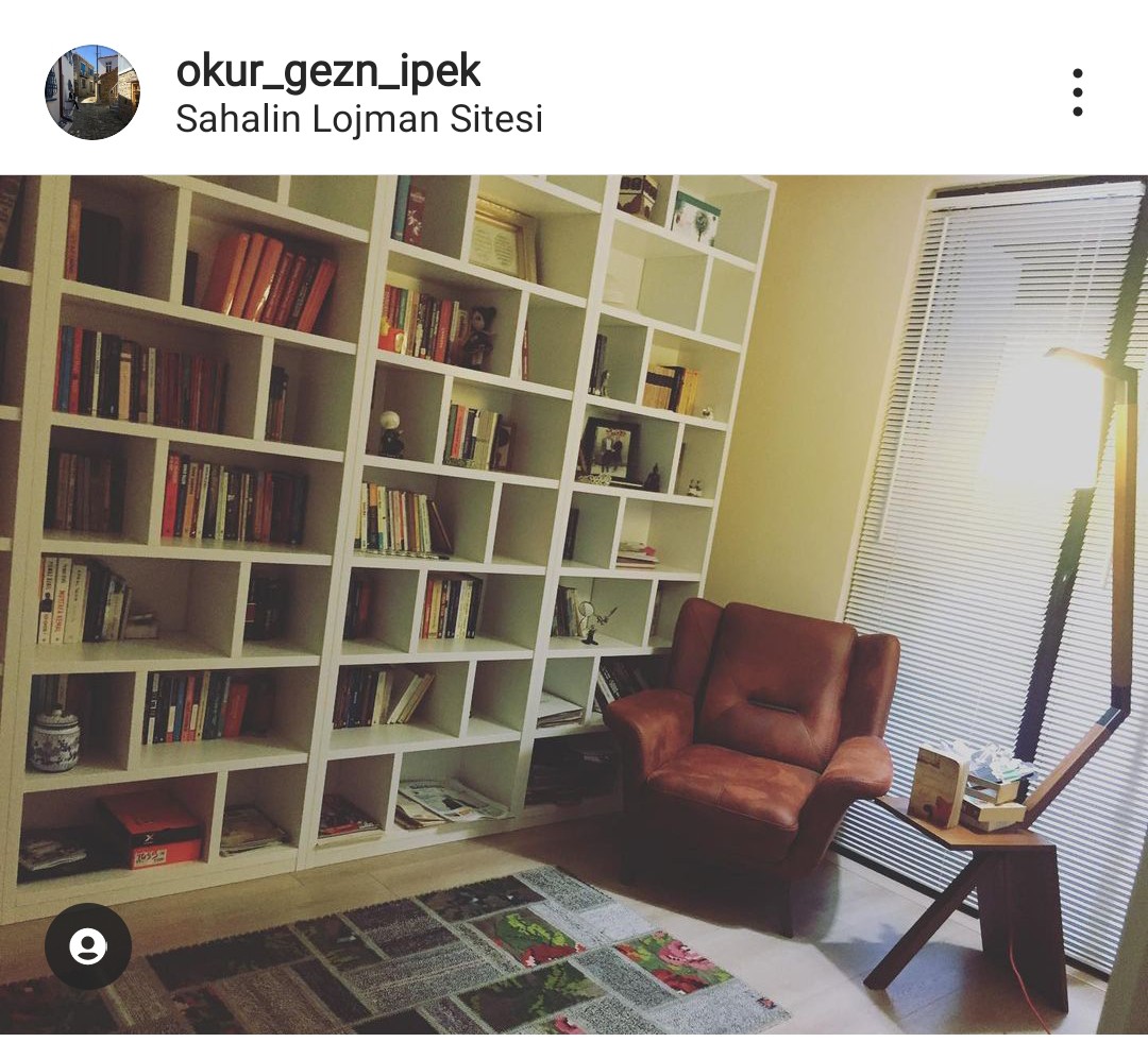 snmkhyipek's tweet photo. #kitap benim kütüphanem böyle 🥰 hayaldi gerçek oldu bakıp bakıp seviyorum kitaplarımı💐💐 #kitapaski #kutuphanem #kitapligim @okur_gezn_ipek https://t.co/iLyKGA95jI