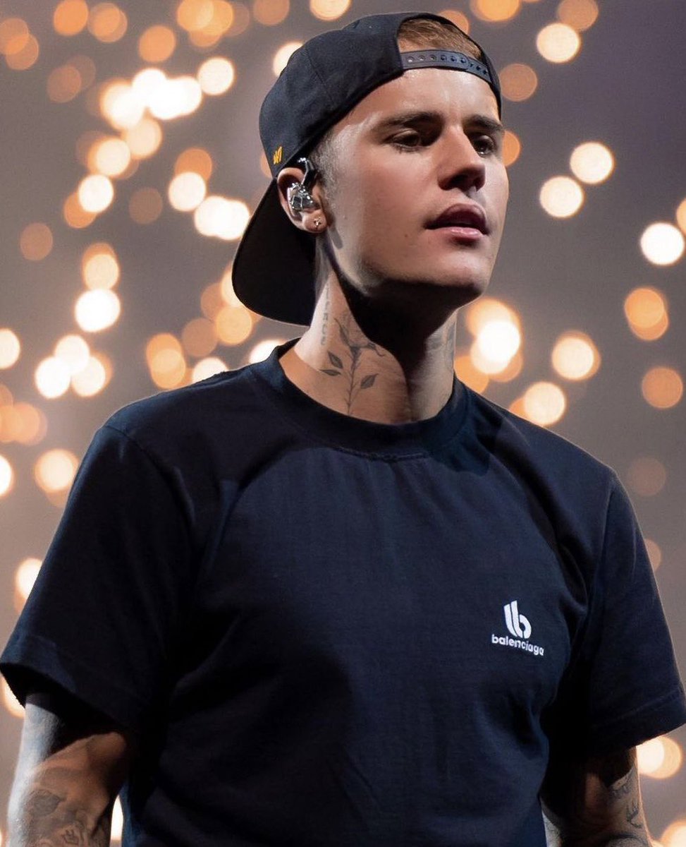 bieberdepth's tweet photo. Justin Bieber, the man you are https://t.co/p77NKR5Rv1