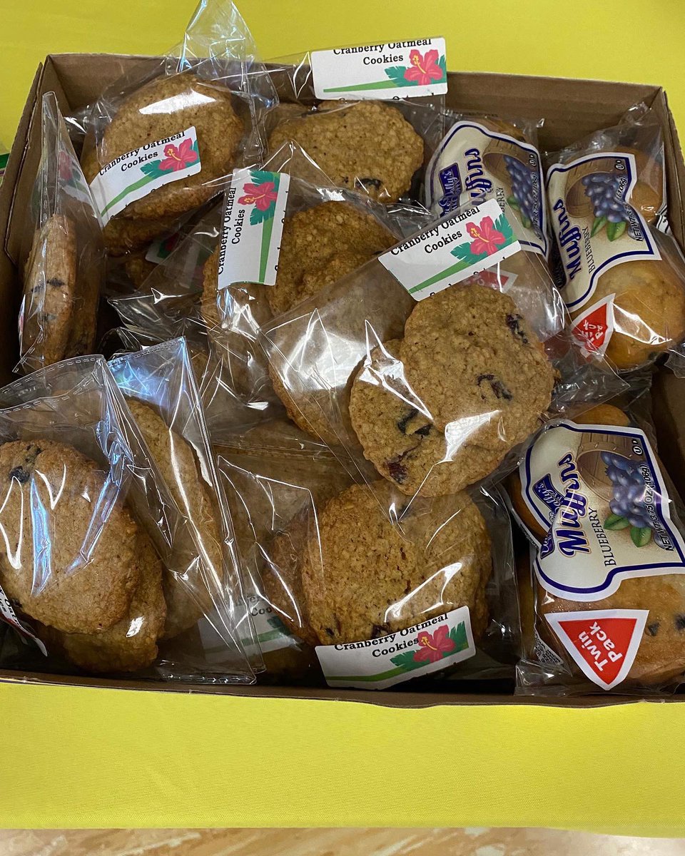 LakelandCAB's tweet photo. bake sale for ukraine went so well !! https://t.co/P8q2szo7U2