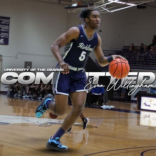 EWillingham22's tweet photo. I want to thank all my coaches and my family for getting me to the point I am now. Blessed to announce my commitment to the University of the Ozarks.💜🙏🏽 #Committed #blessed @mattbolton34 @Richland_hoops https://t.co/k4G9ES6WoD