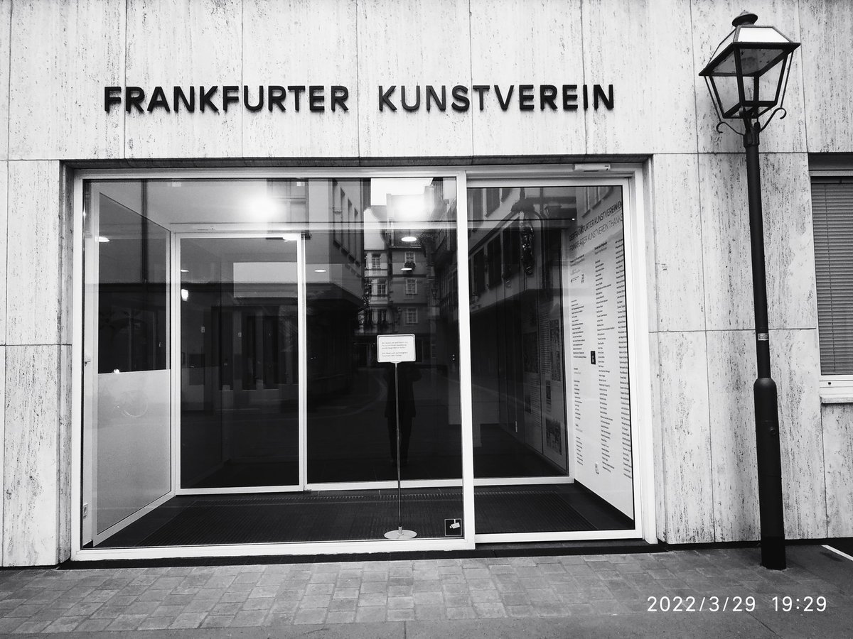 vonostend68's tweet photo. frankfurt/kunst. https://t.co/yTsTfRn95K