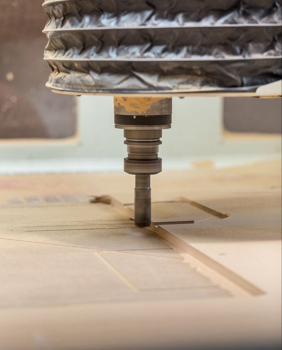 casadevallgroup's tweet photo. Paying close attention to the details 🧐

#highend #displays #fixtures #customdesign #luxury #customwork #details #packaging #CasadevallGroup https://t.co/32rr7htErm