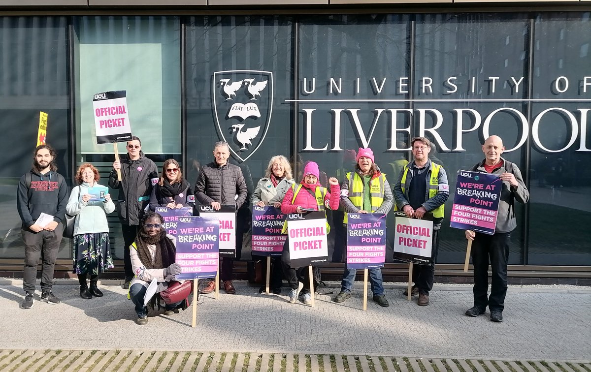 LauraGallon18's tweet photo. @ULivUCU2 A bit late in the day but here are our sunny picket photos from  earlier today ✊ https://t.co/ostxFfbQE0