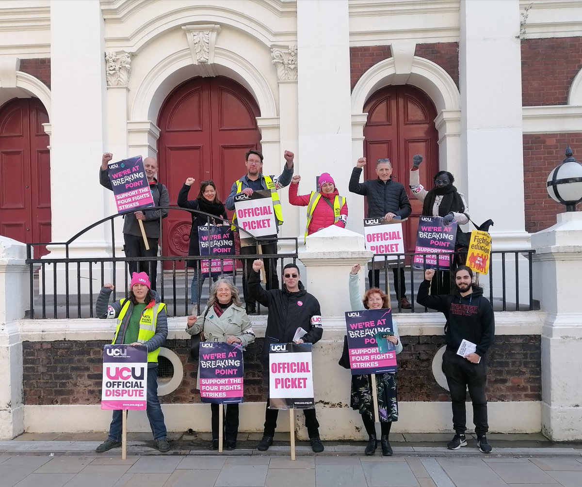 LauraGallon18's tweet photo. @ULivUCU2 A bit late in the day but here are our sunny picket photos from  earlier today ✊ https://t.co/ostxFfbQE0