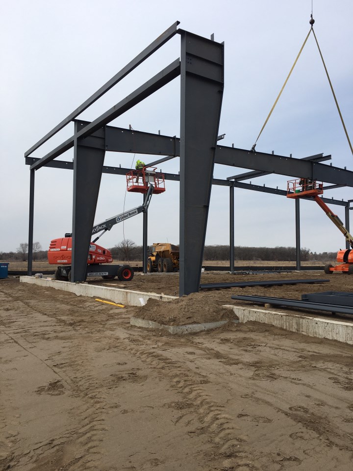 StructuralBuil1's tweet photo. Steel was erected today at Arrow Components new location in Big Lake, MN!
The bones are set and it's time to get to work.

#ifyoucandreamitwecanbuildit #generalcontractor #structuralbuildings #steelbuilding https://t.co/uHEEbl4HK2