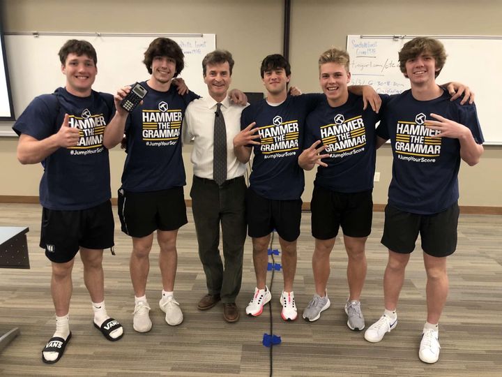 OnToCollege's tweet photo. Legit scholars. Bright futures. Great fashion sense. #5PointJumpClub https://t.co/EVifMFdJJ4