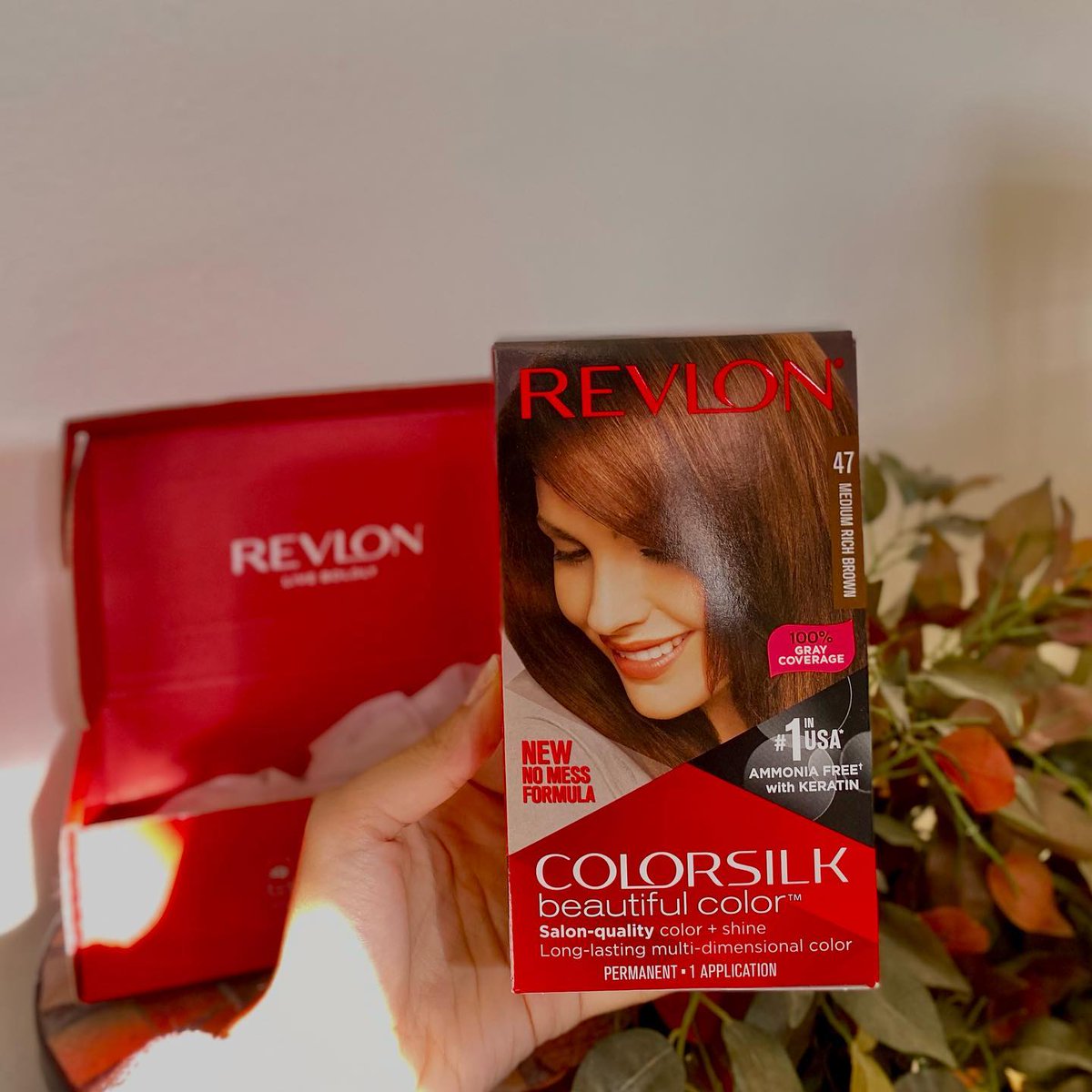 Influenster's tweet photo. For top-of-the-line hair color without paying top dollar, you need @Revlon ColorSilk Permanent Hair Color! 💁♀️
https://t.co/nlW1BYPHbW
📸: Influenster member, Farah #regram https://t.co/64McdWhhGM