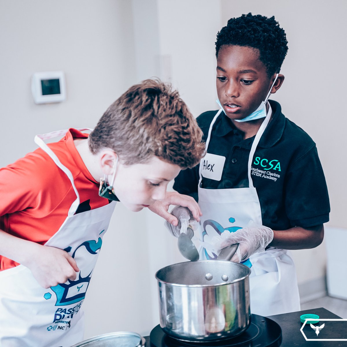 hornets's tweet photo. As part of this year's #NBAFit Week, we partnered with @YMCACharlotte to host Pass the Plate presented by @BlueCrossNC! 15 kids took part in a friendly cooking competition where they learned easy, healthy recipes! π¨βπ³ https://t.co/V2T6q7mp1c