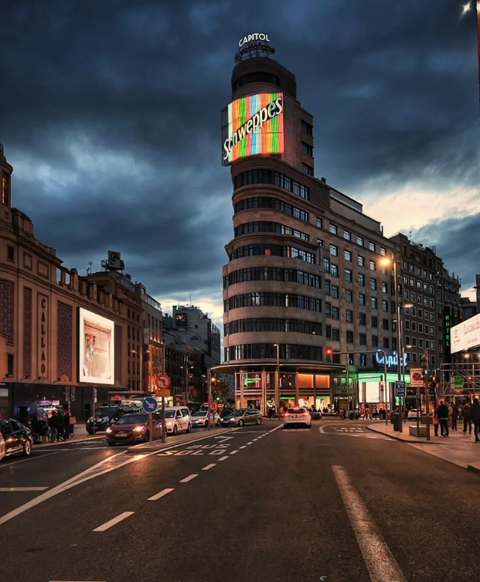 ¡Buenas noches!
#Madrid #GranViaMadrid
#BuenasNochesMadrid 
📸 @maribelsoti
