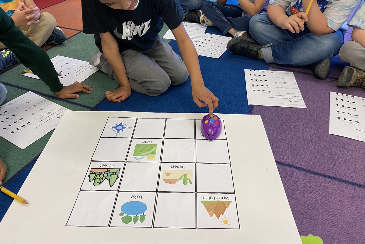 Our #CodeandGoMice are perfect for practicing directional words in kindergarten! @PortsVASchools @SimonsdaleElem @ebracyPPS @jennthomas75 #PPSshines
