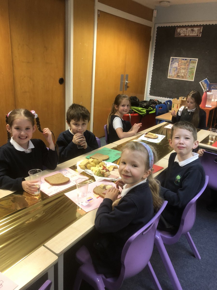 MrsCMuirCPS's tweet photo. Primary 3 had a wonderful end to their Knights and Castles topic with a medieval banquet and lots of food and games 🏰🥳 @carmondean_ps @MissBonar_ https://t.co/KBIS6X78Pe