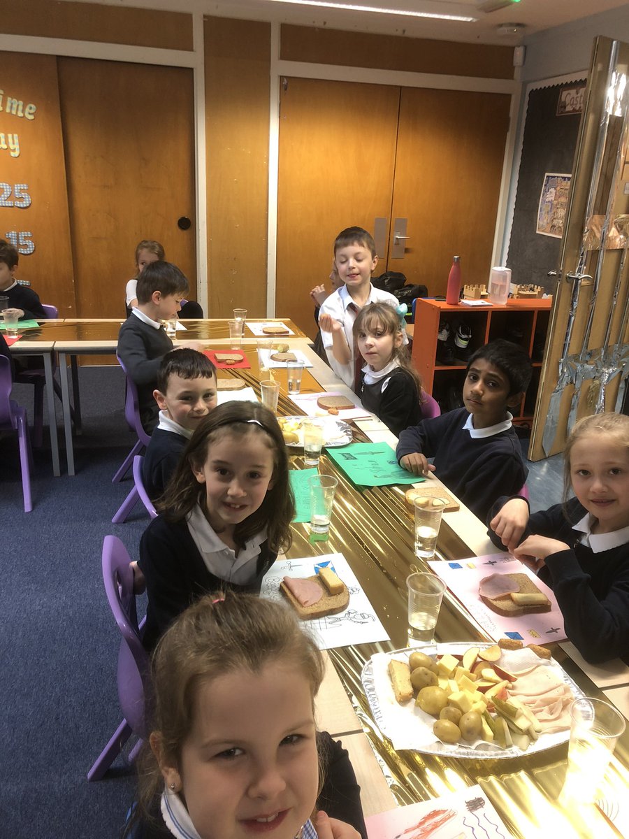 MrsCMuirCPS's tweet photo. Primary 3 had a wonderful end to their Knights and Castles topic with a medieval banquet and lots of food and games 🏰🥳 @carmondean_ps @MissBonar_ https://t.co/KBIS6X78Pe