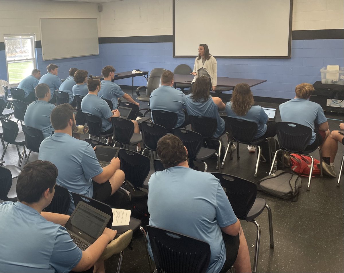 BradTurner2's tweet photo. Thank you to Ms. Blaylock for speaking to our guys on the importance of email etiquette during our weekly study hall session! #FindaWay #WarEagle https://t.co/3evWKmYcNa