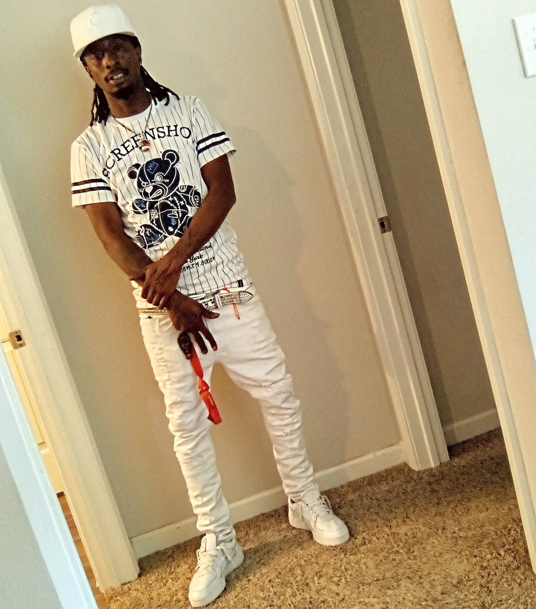 Dat_Boy_There_'s tweet image. 💎🤧💨