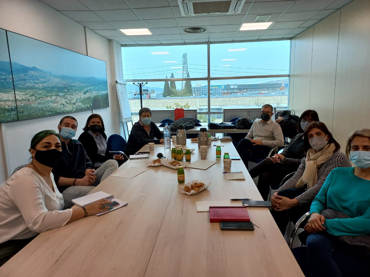 📆Avui <a href="/PIMEComerc/">Pimec Comerç</a> s'ha reunit amb diferents gerents i dinamitzadors de les associacions del Baix Llobregat per a analitzar la situació actual del comerç, i per fer un intercanvi d'experiències.