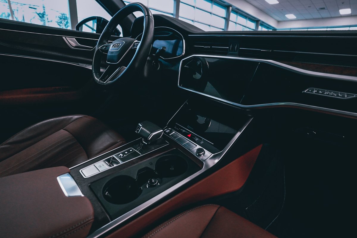 AudiFairfield's tweet photo. #InteriorTuesday - With seating up to five, the Audi A6 offers exceptional comfort for everyone, while also allowing for 40/20/40 split-folding rear seats, making it as versatile as you need. #Audi #AudiFairfield https://t.co/ZIsM1VkhaL