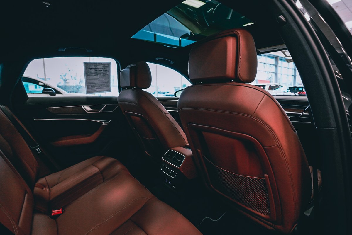 AudiFairfield's tweet photo. #InteriorTuesday - With seating up to five, the Audi A6 offers exceptional comfort for everyone, while also allowing for 40/20/40 split-folding rear seats, making it as versatile as you need. #Audi #AudiFairfield https://t.co/ZIsM1VkhaL