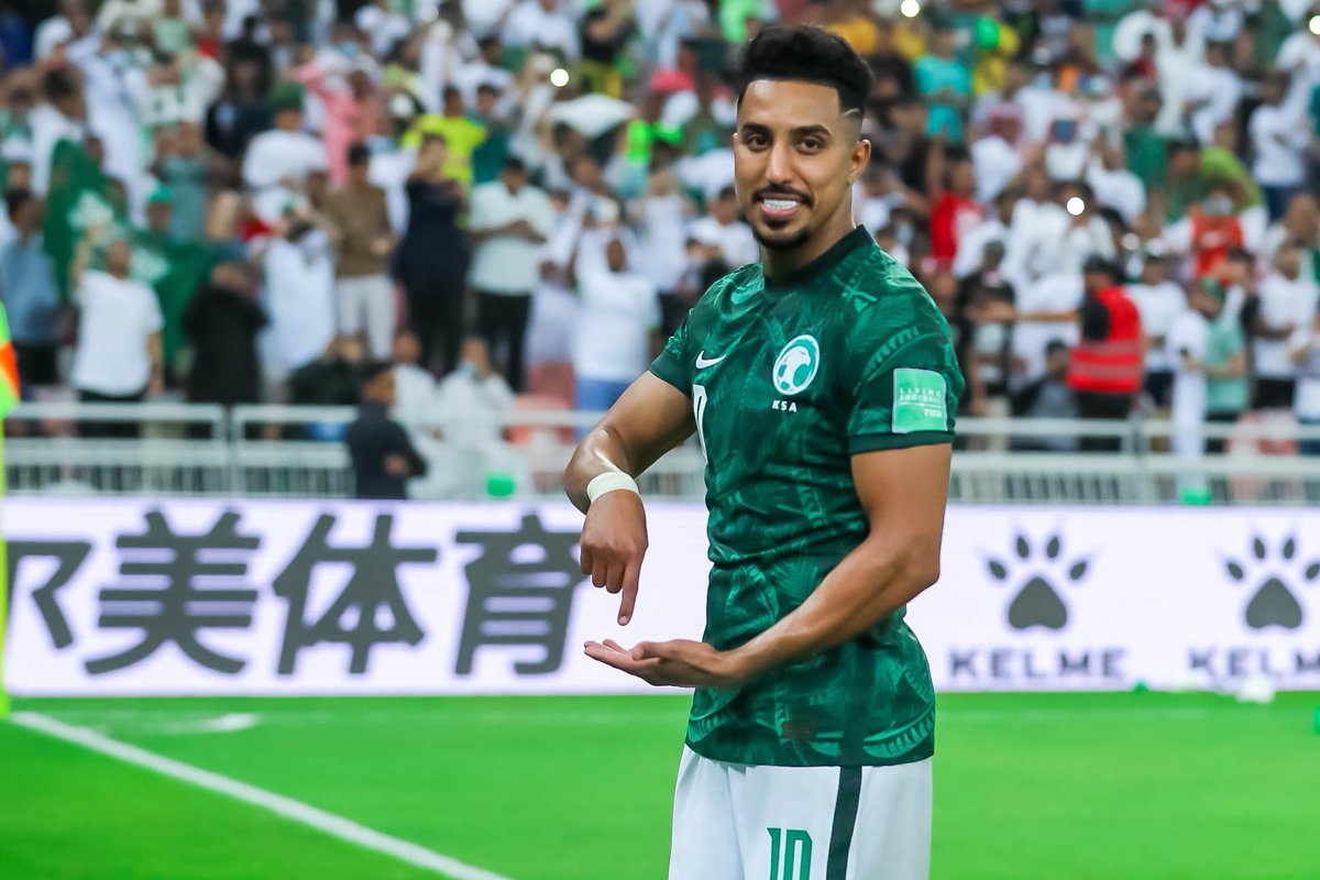 QSS83333's tweet photo. ألف ألف مبروووگ للصقور الخضر 💚💚💚 سالم في هذي السنه :
خلط باسيا 
خلط بالدوري 
خلط بكاس الملك 
خلط بالتصفيات مع المنتخب 
الفاعل واحد والمتضررين كثييير 😂💚😅 https://t.co/UoIK4w8xVn