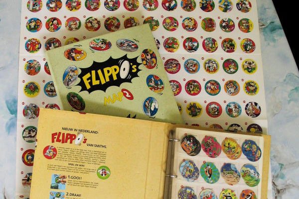 JH_Wijchen's tweet photo. Wie had dit boek vroeger ook vol? #flippo #flippos #chips https://t.co/kfop5X6wEl