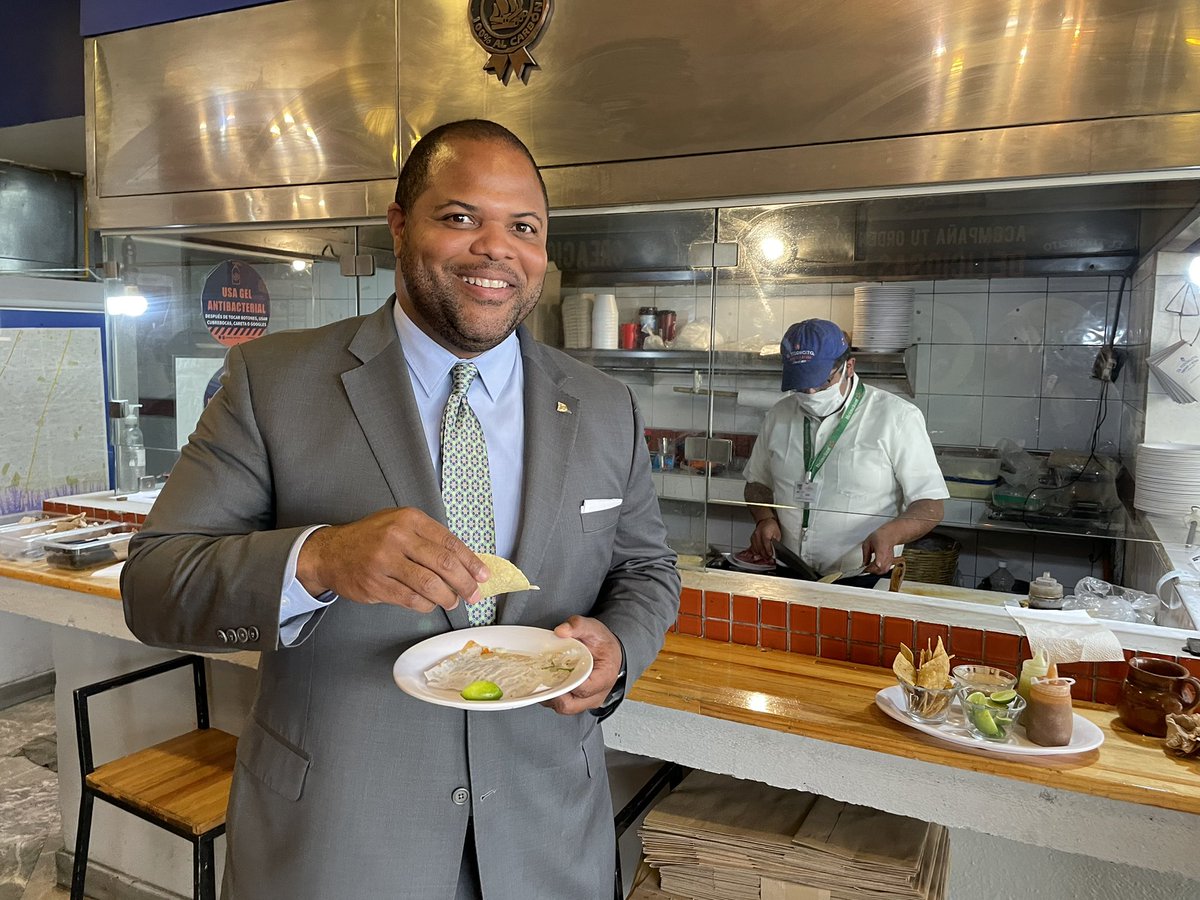 Johnson4Dallas's tweet photo. Engaging in some subnational gastronomical diplomacy here in Mexico City. Pleased to begin negotiations for the Street Taco Accords. #TacoTime https://t.co/EWnz7yGBC6
