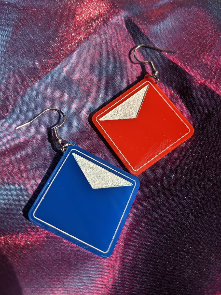 Positivelygeek_'s tweet photo. Did you hear the news 👀? @falloutboy is coming to @BeatSaber 🤯 

These will be available in limited quantities with the Con Crunch Drop TOMORROW at 6PM. 
#earrings #acrylicearrings #acrylicjewelry #art #handmade #smallbizpals  #positivelygeek #beatsaber #vr #oculus #falloutboy https://t.co/RkeriGukph