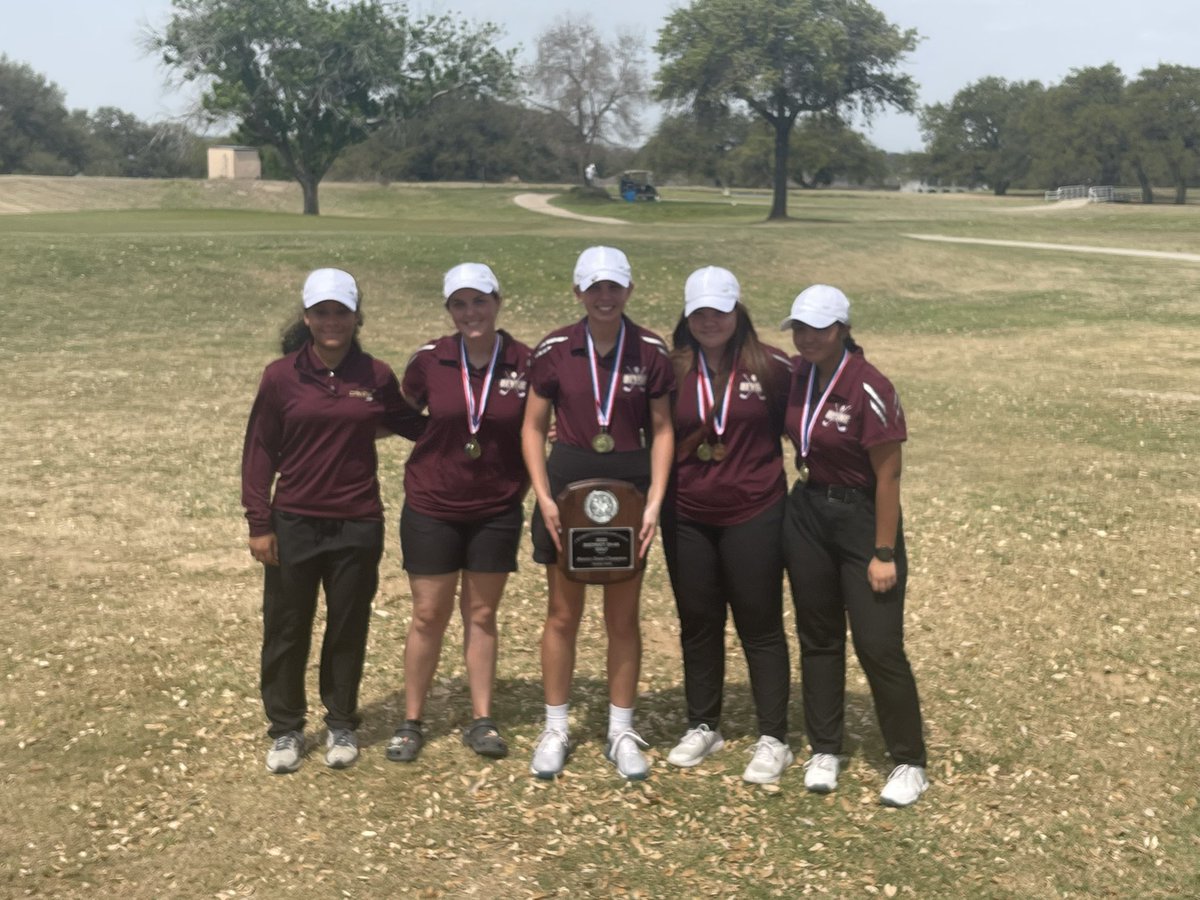 🏆 Congrats to the Warhorse and Arabian golf teams as they both finished as district champions today!!   Both teams will advance to regionals starting April 18th in Victoria!!  Congrats everyone!!