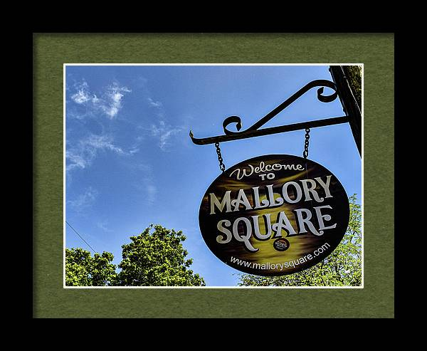 denisew428's tweet photo. Mallory Square Sign Key West framed and available at:
https://t.co/ScoHvV4DlB 
#BuyArtThisSpring #keywest #fineartamerica https://t.co/qNGl7jU59l