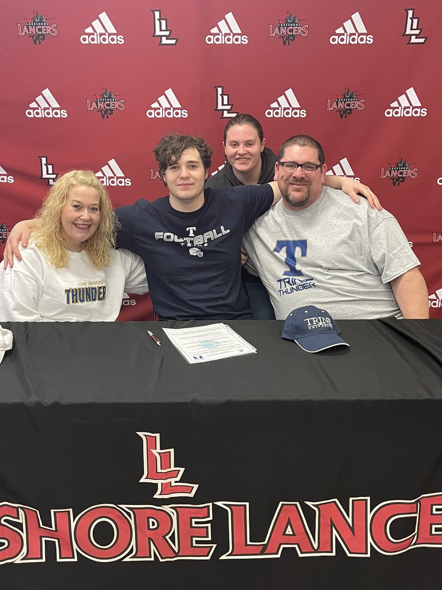 deettelr's tweet photo. Congratulations to my son Collin Robinson for officially committing to play football at Trine University! We are all so very proud of you ❤️🏈❤️ https://t.co/IZPY0U6lBH